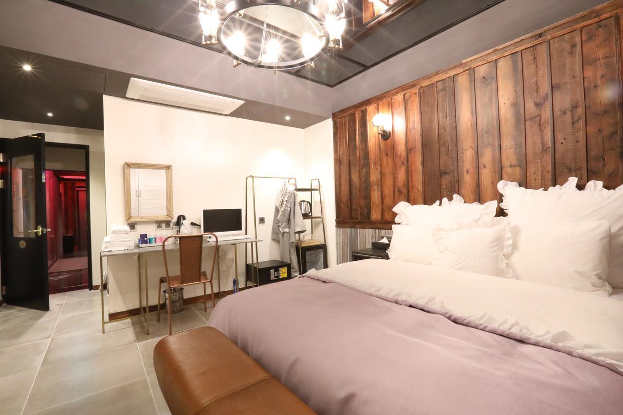 February Stay Gangseo Busan Exteriör bild