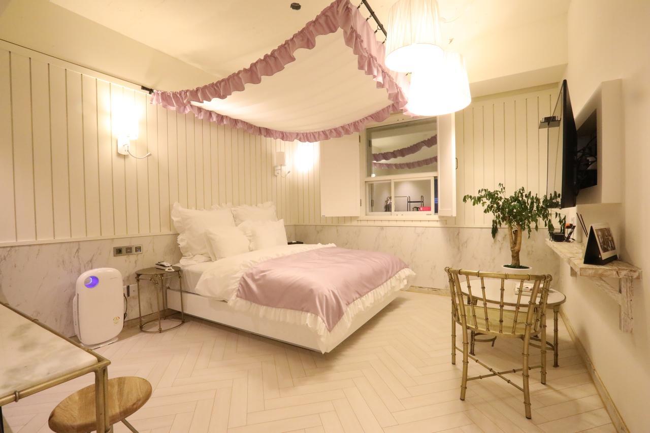 February Stay Gangseo Busan Exteriör bild